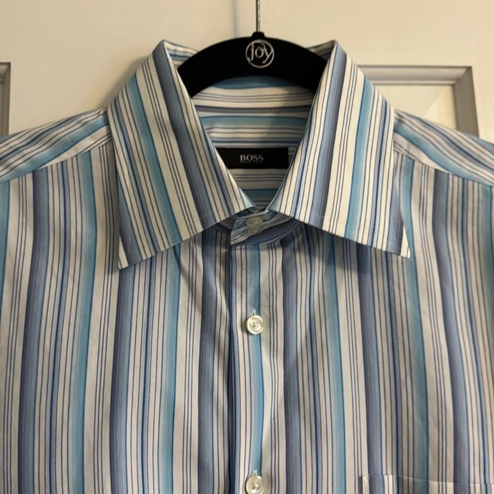 Men's Hugo Boss button down multi-color striped long sleeve shirt 16.5 34/35